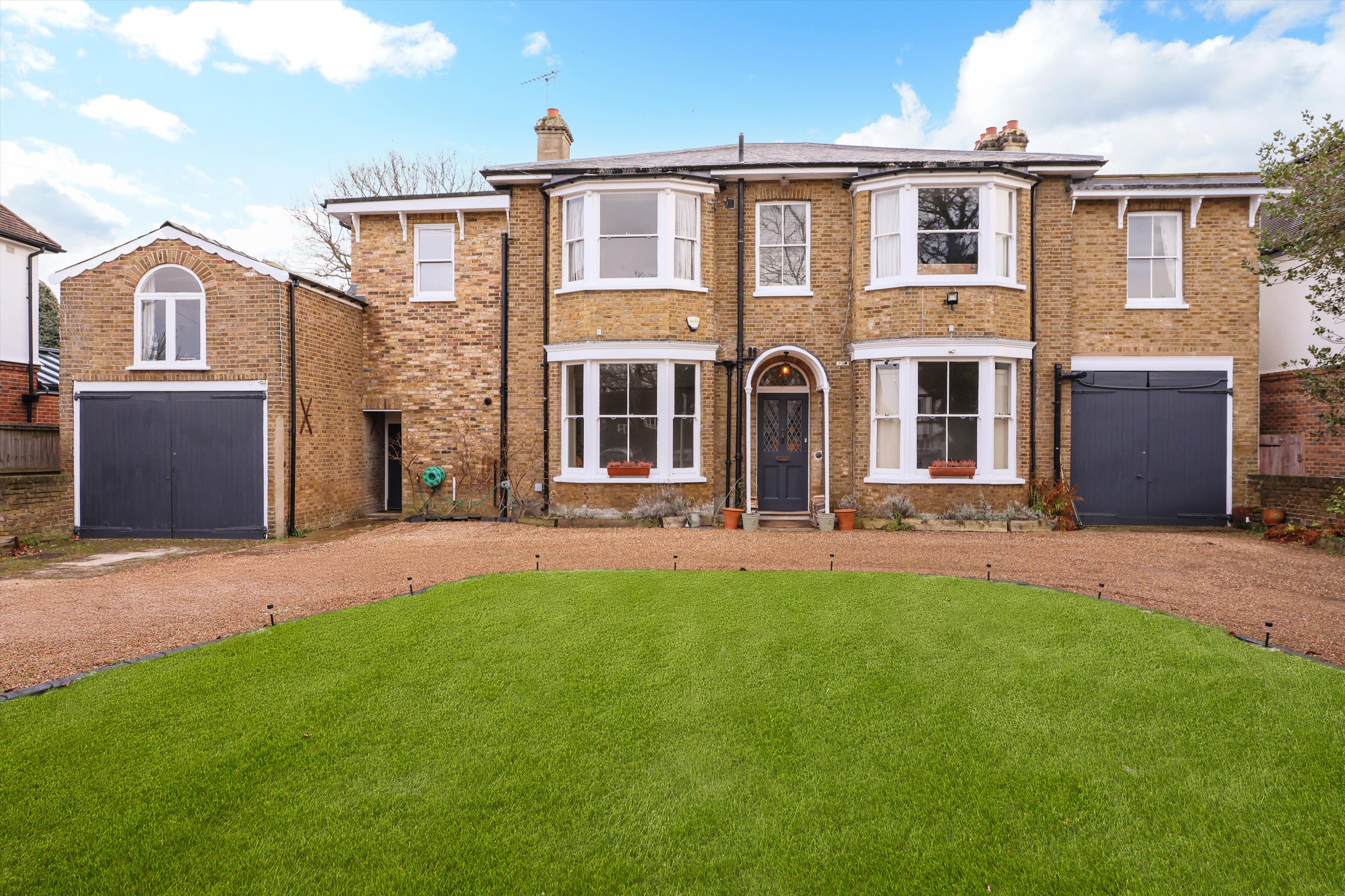 4 bedroom terraced house for sale in London