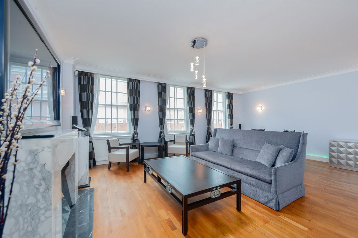 Flat 4, 33, Grosvenor Square, London photo 4