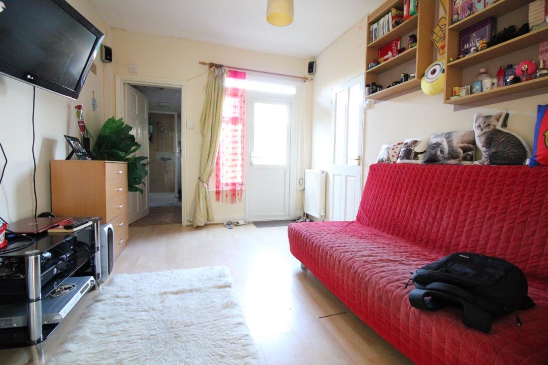 Princes Road, Feltham photo 5