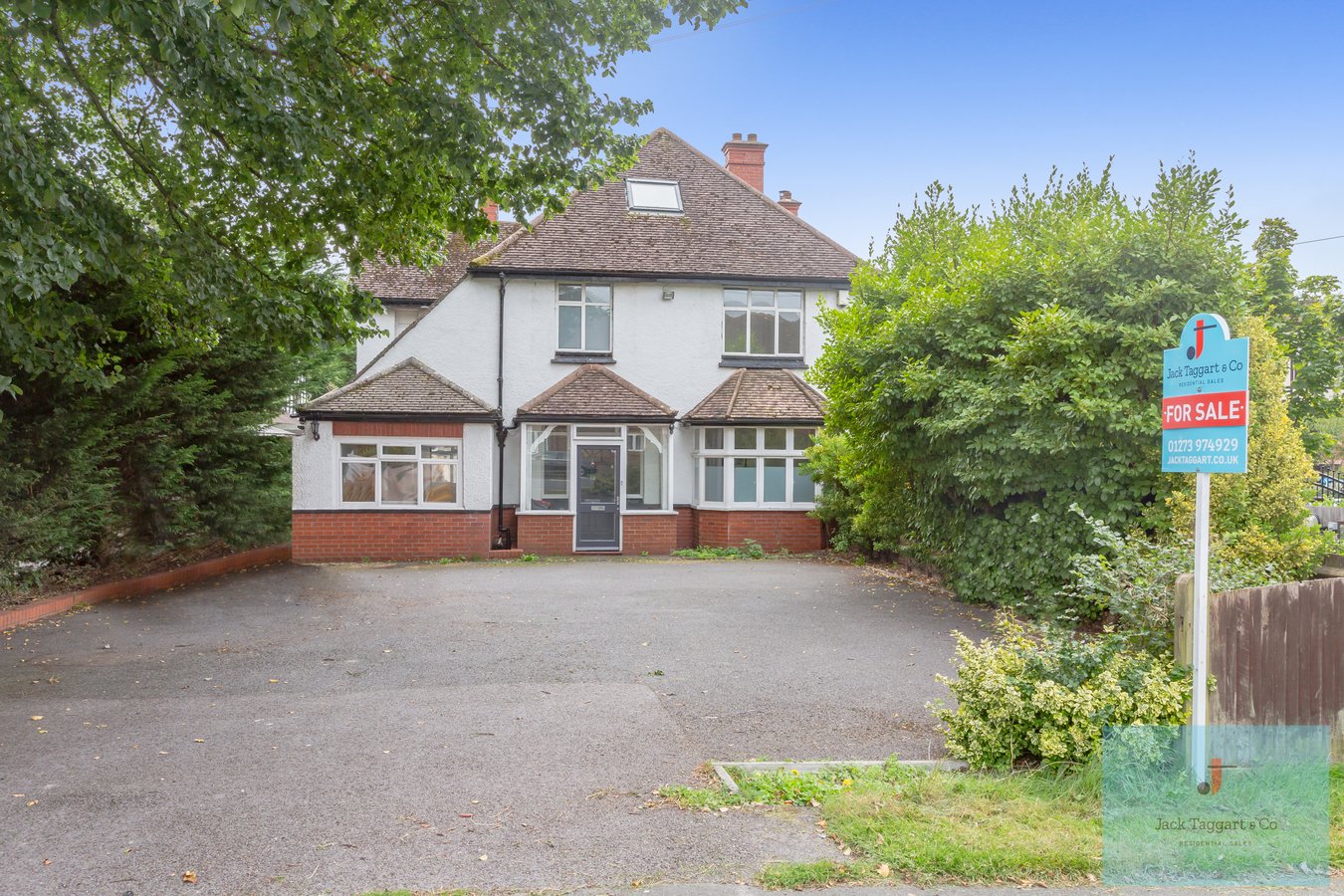6 bedroom detached house for sale
