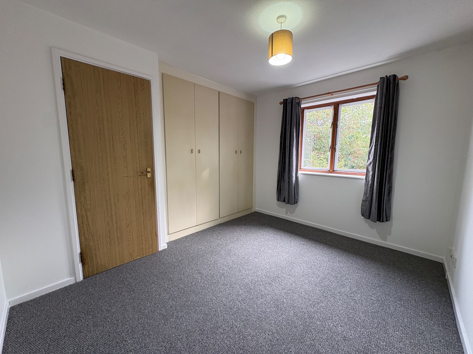 Swaythling Close Edmonton, London photo 5