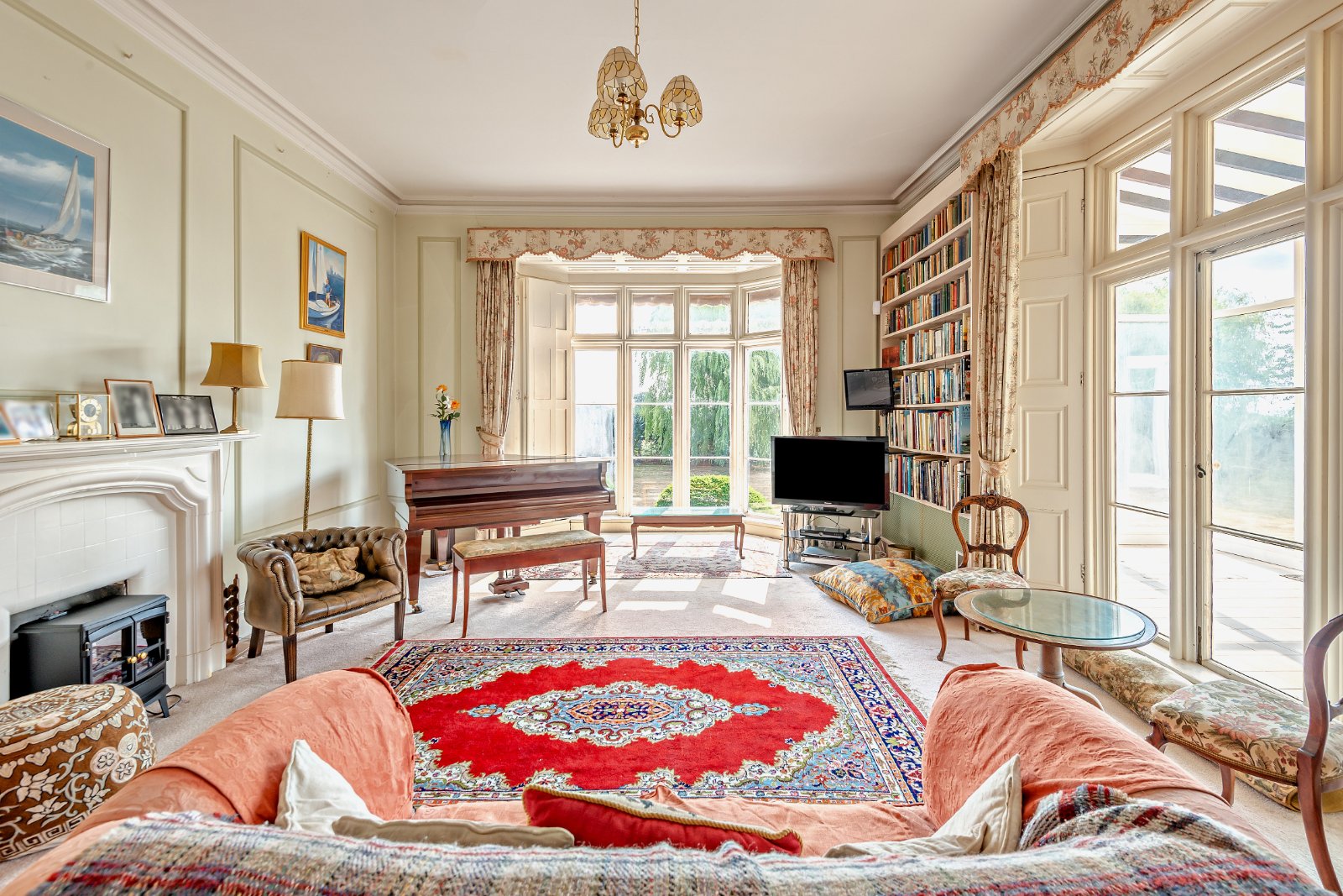 8 bedroom detached house for sale 0