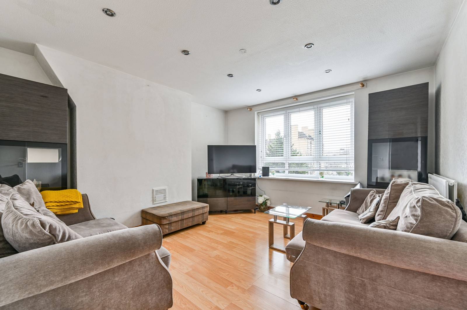 3-bed flat on Dalmeny Avenue, Camden, £525,000