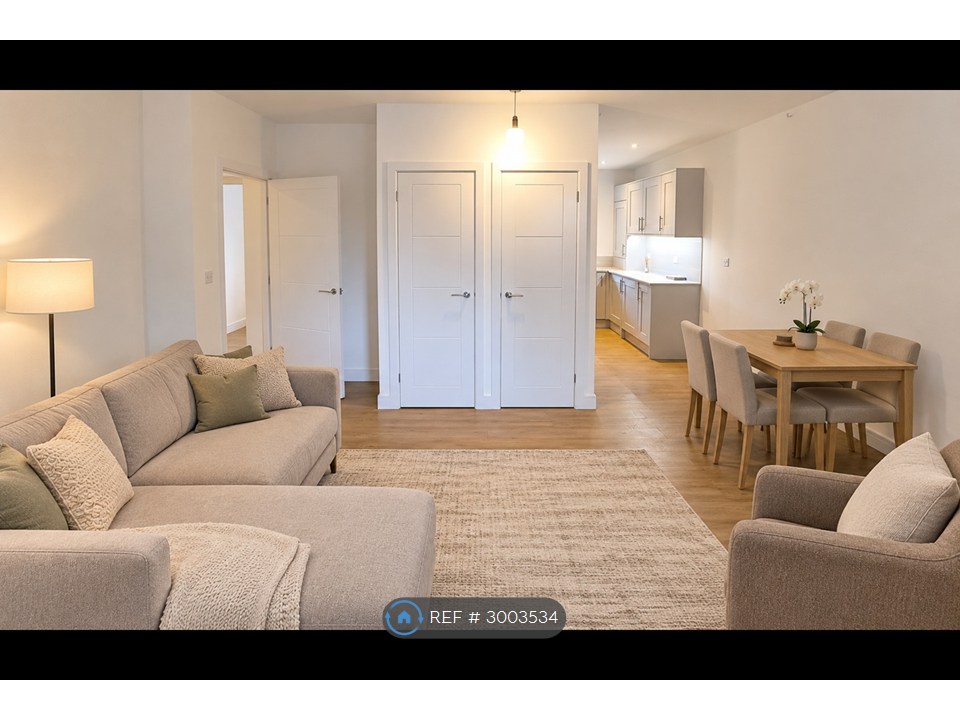2-bed flat on Flat, Farman Court Sundon Park Road, Luton, £1,375/mo