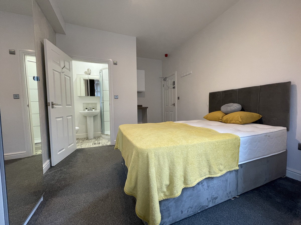 Flat Room 1, 33, Exchange Street, Doncaster photo 4