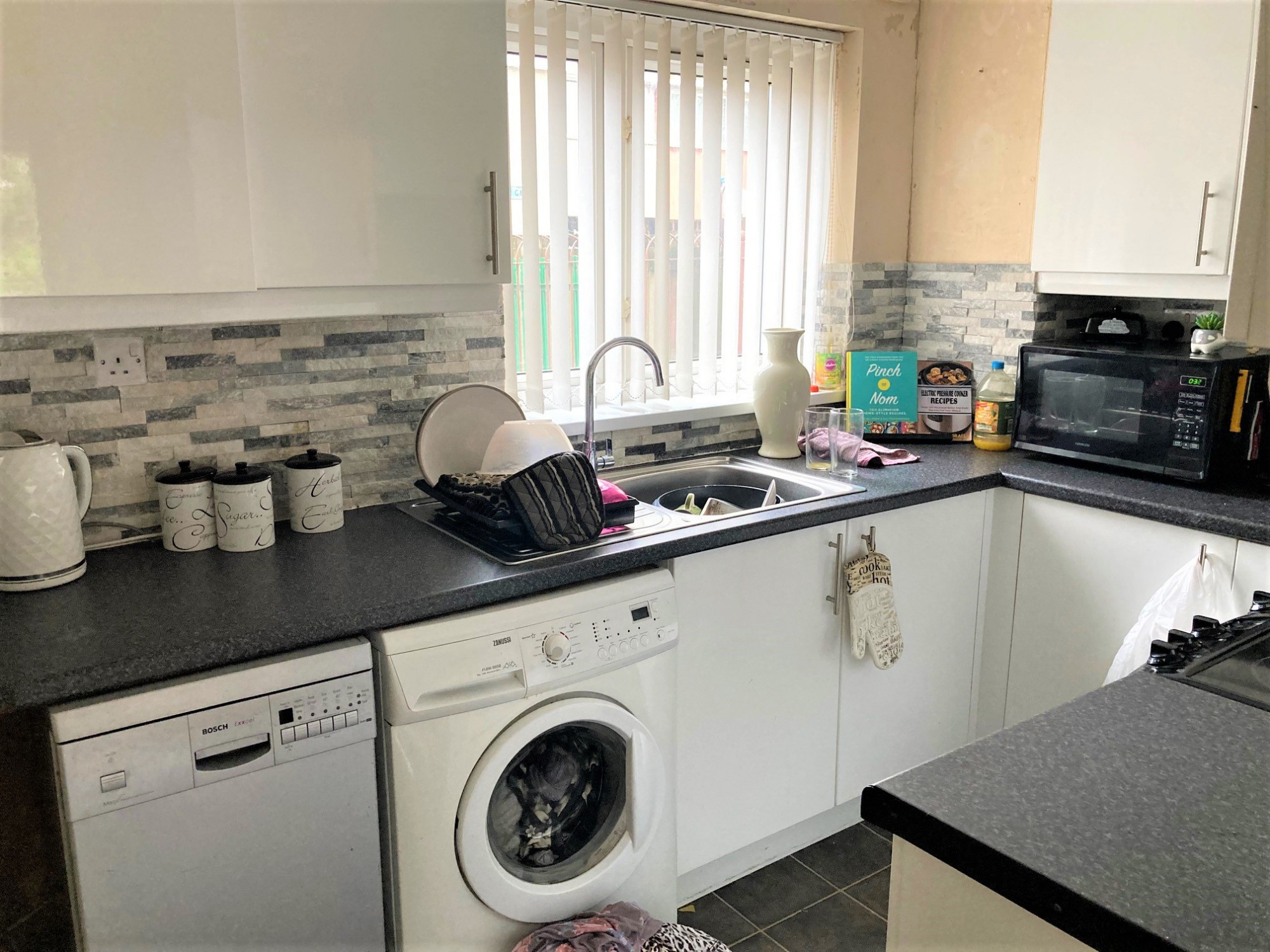 Photos of Jason Garth, Hull HU7 62337416 PrimeLocation