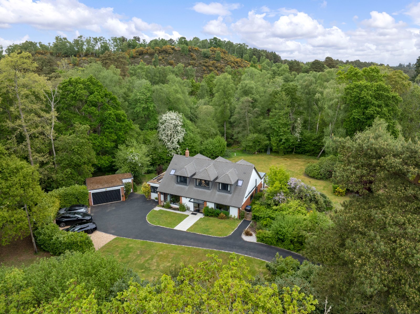 5 bedroom detached house for sale 0