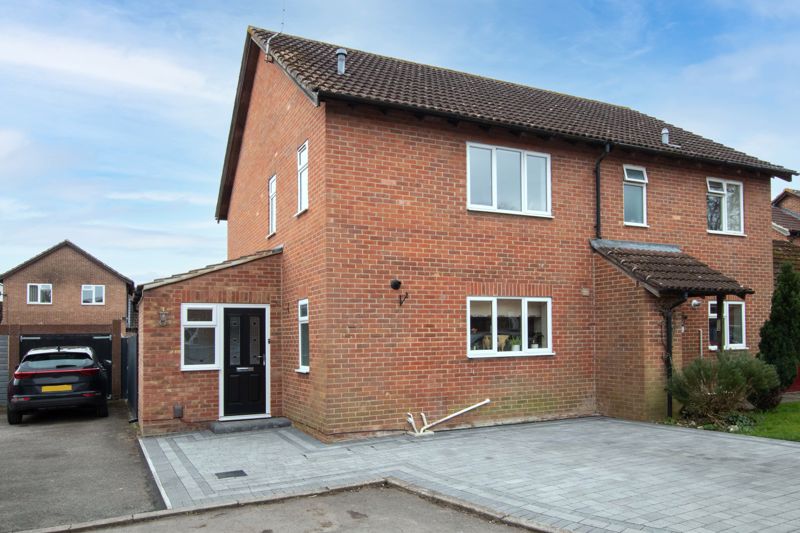 Free property report 24 Warmans Close, Wantage, OX12 9XS Chimnie