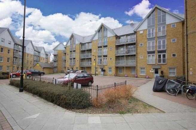 80, St Andrews Close, Canterbury photo 2