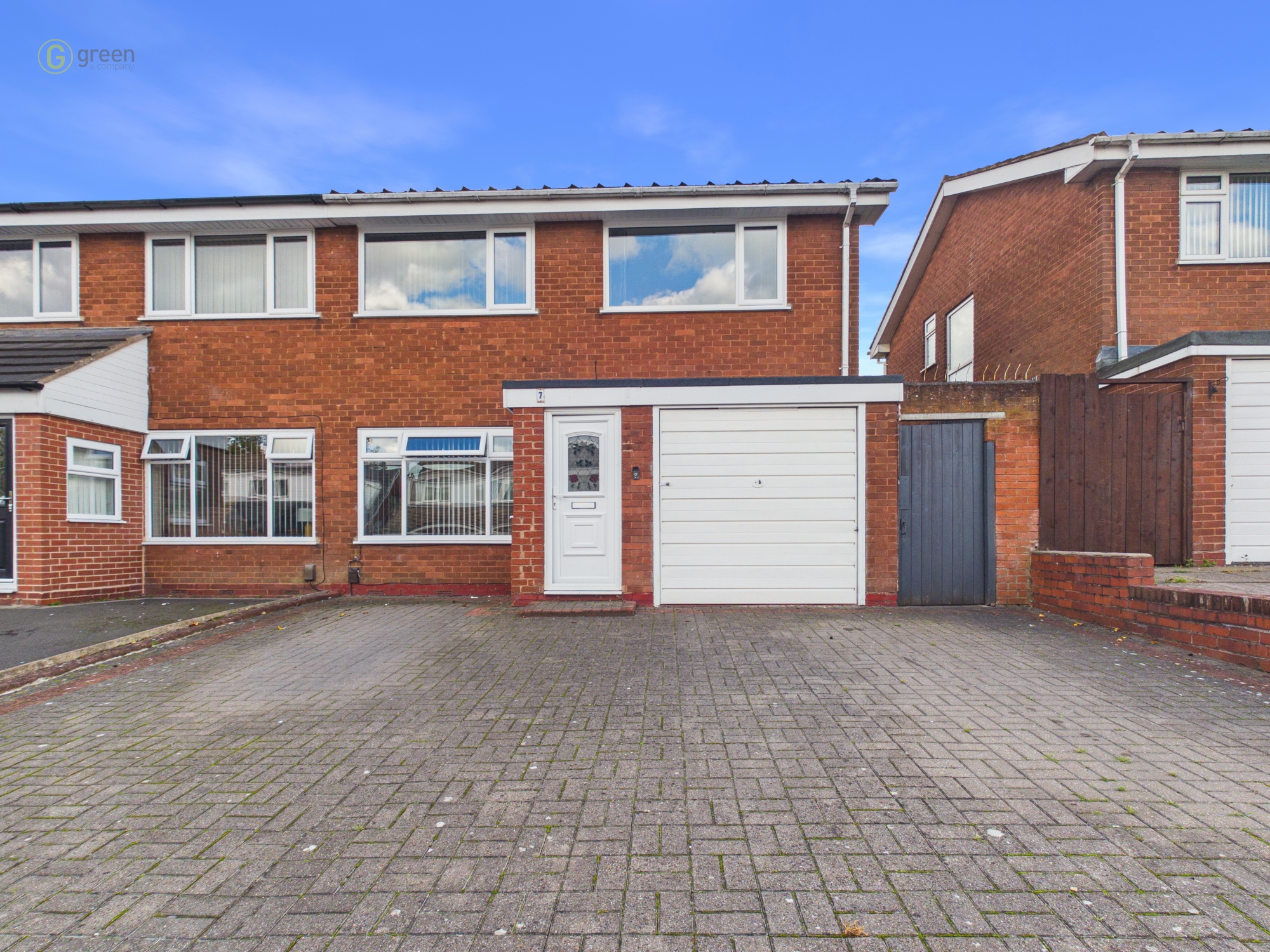 3 bed semi-detached house for sale