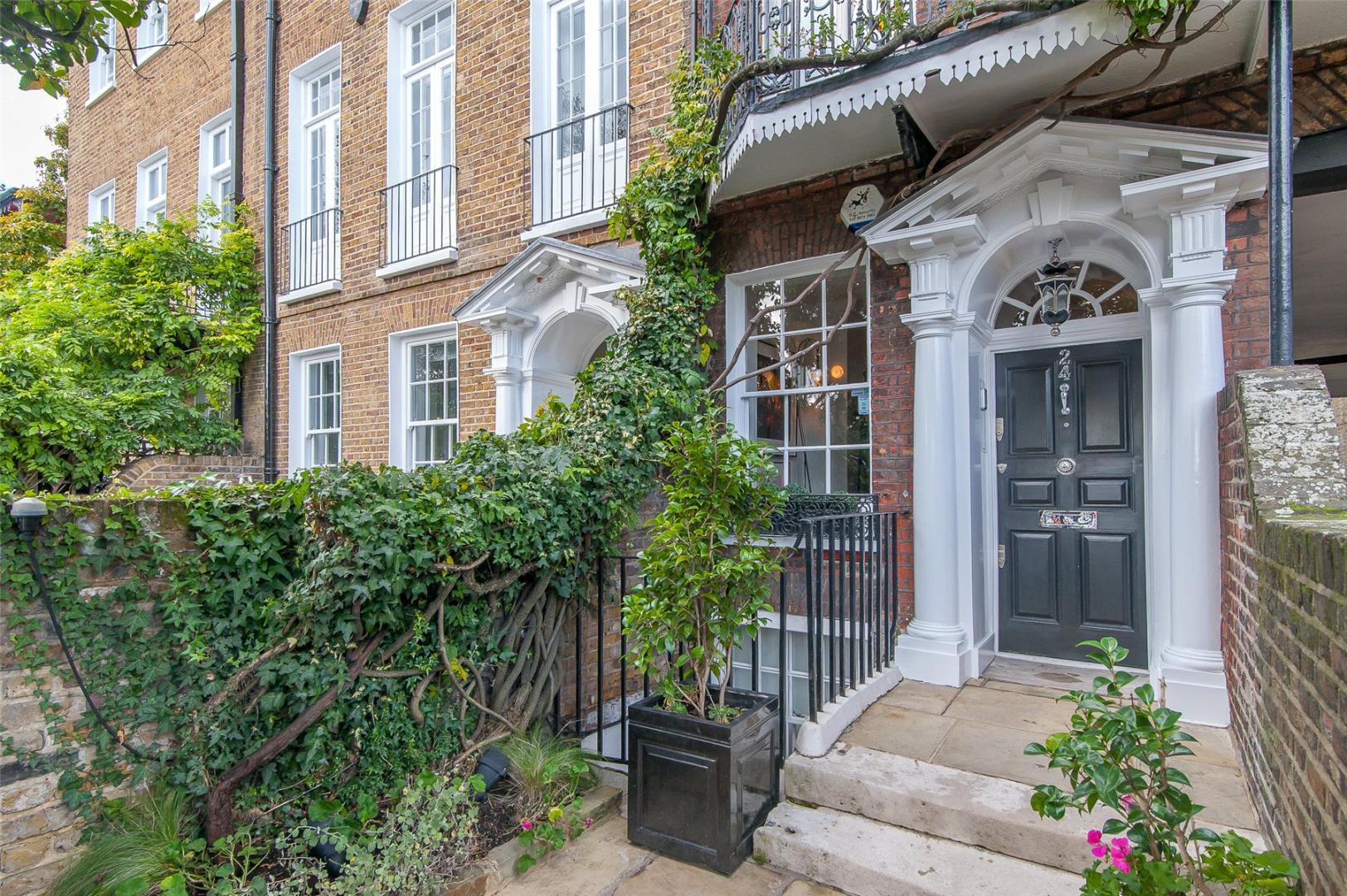5 bedroom terraced house for sale in Cheyne Walk, Chelsea, SW3, London
