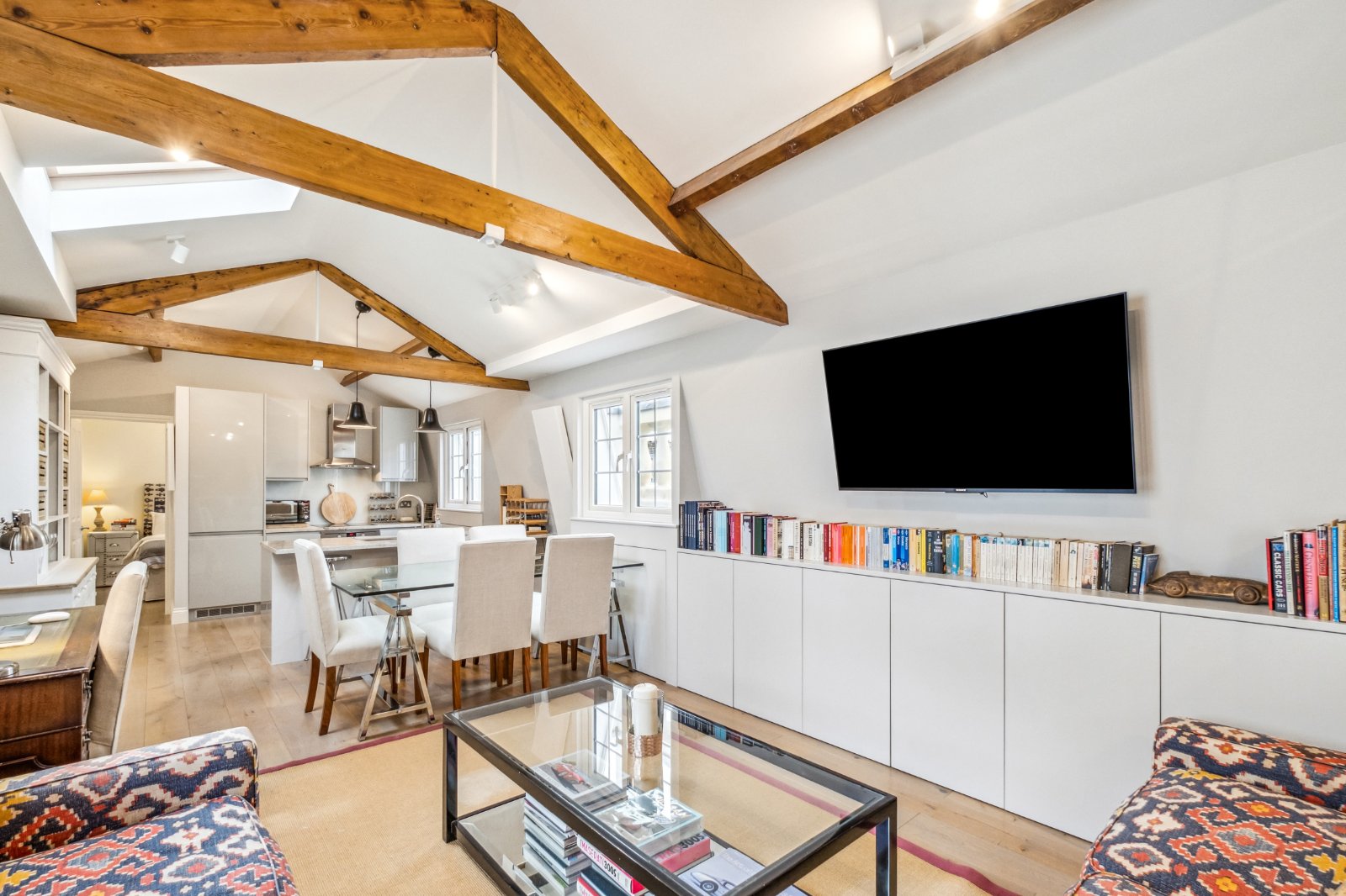 2 bedroom flat for sale 0