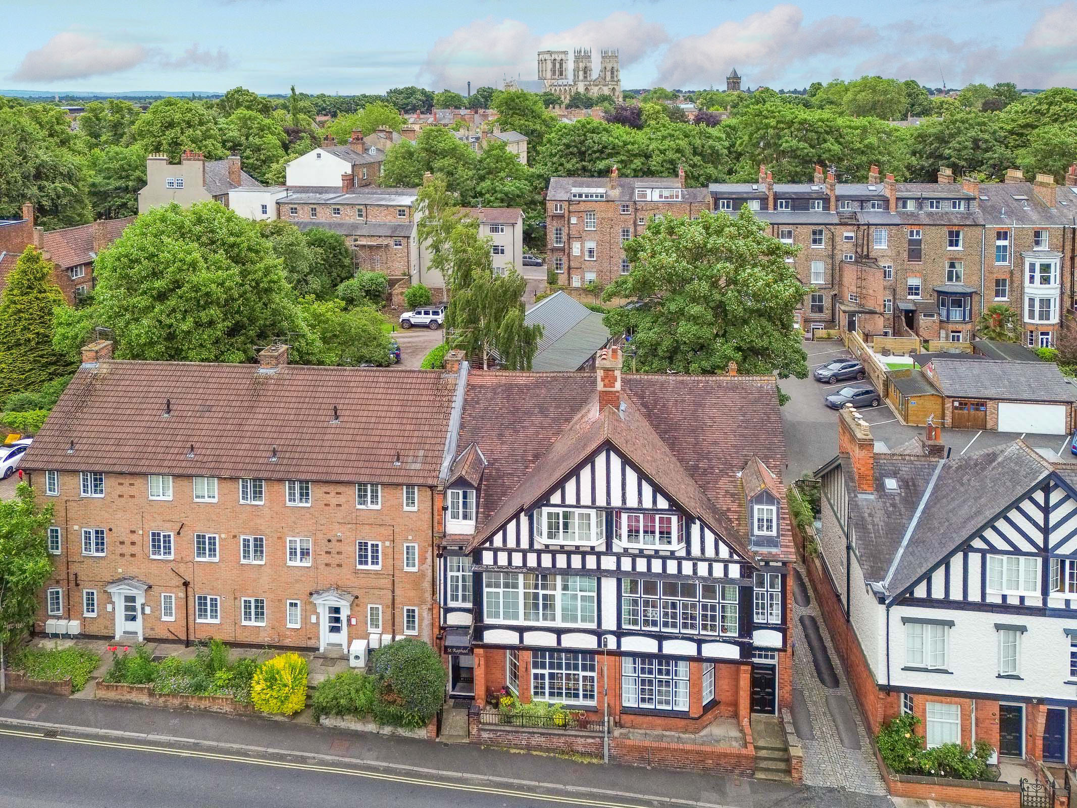 8-bed house on 44, Queen Annes Road, York, £950,000