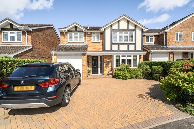 3, Crawley Chase, Bracknell photo 4