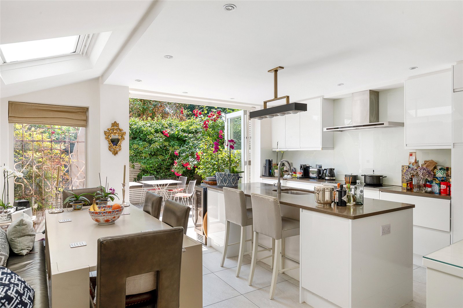 4 bedroom end terrace house for sale