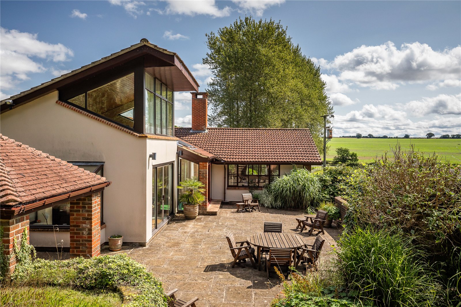 Photos of Oakley Road, North Waltham, Basingstoke, Hampshire RG25