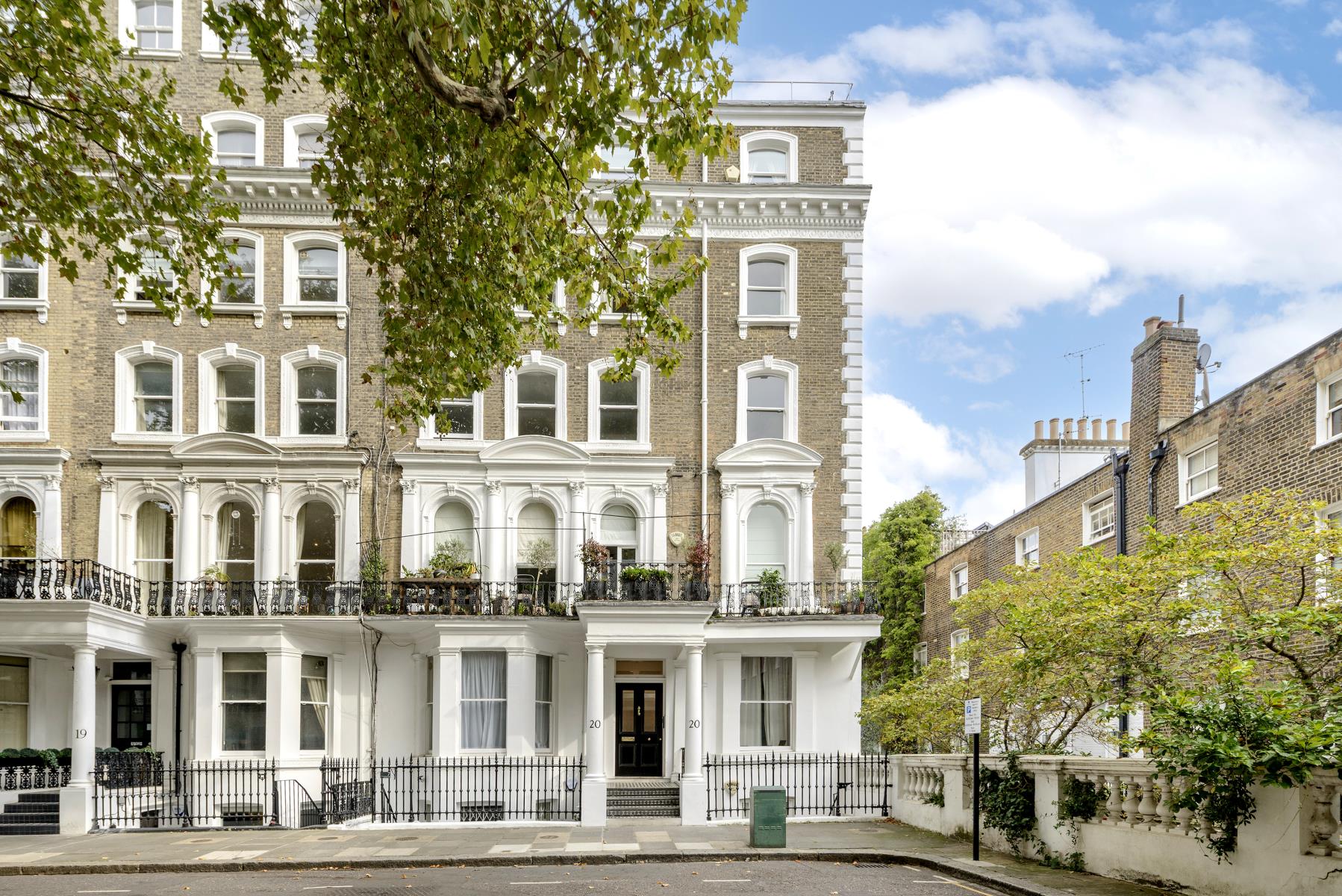 3 bedroom flat for sale 0