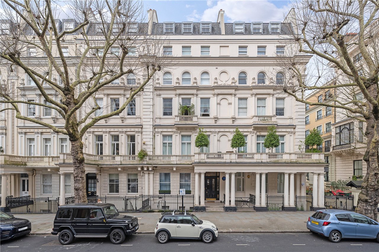 3 bedroom flat for sale 0