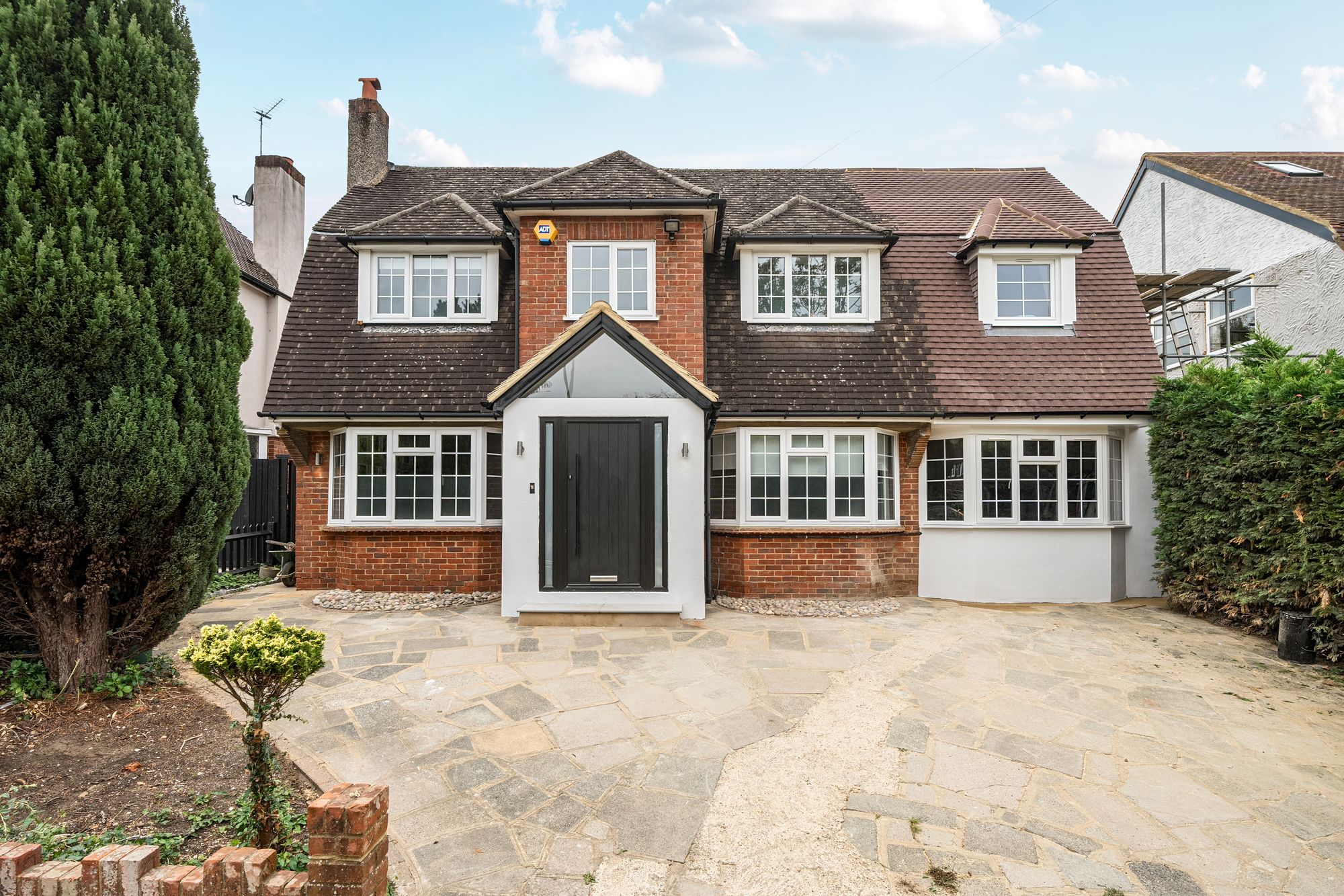 4 bedroom detached house for sale 0