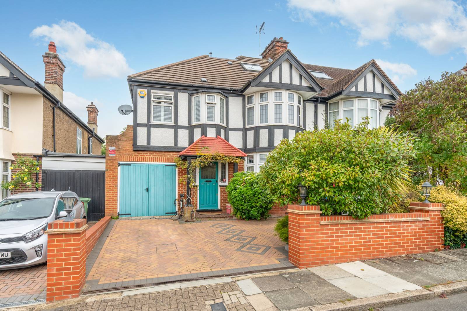 4 bedroom semi-detached house for sale 0