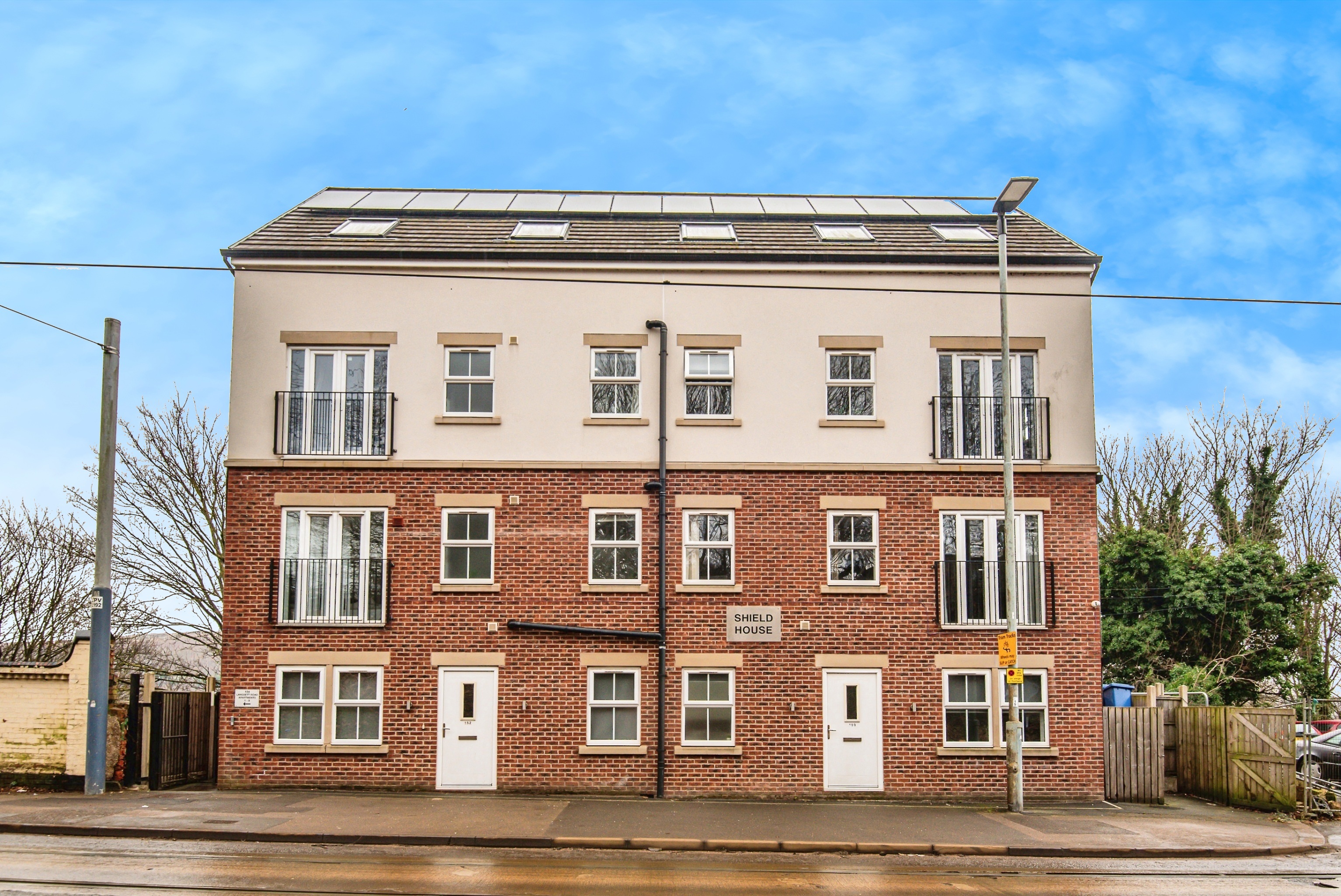 17 bedroom detached house for sale 0