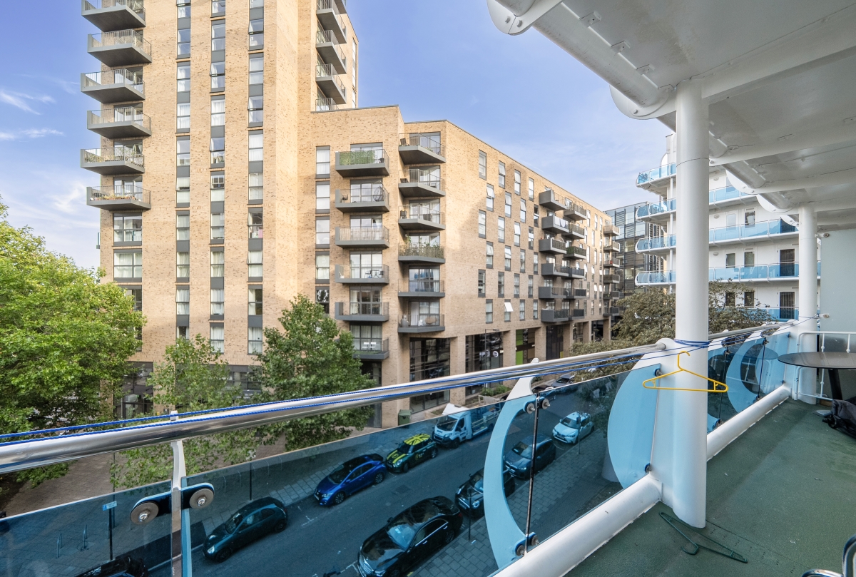 Flat 226, Platinum House, Lyon Road, London photo 4