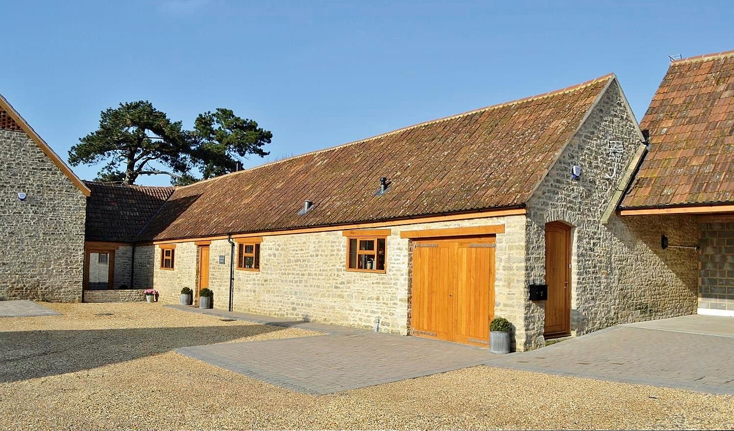 3 bed barn conversion for sale