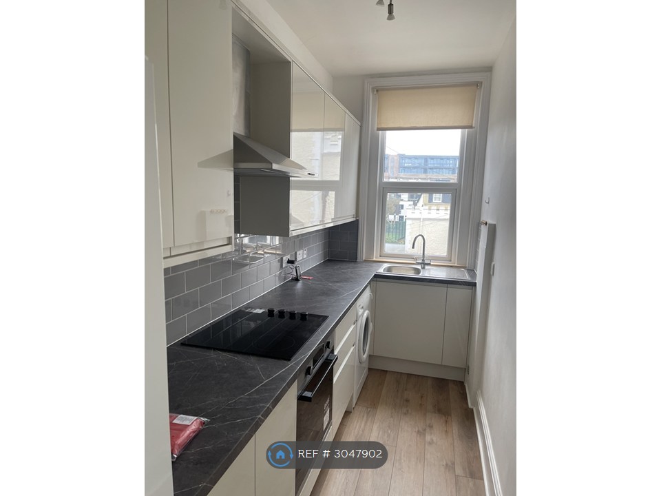 Flat, Elphinstone Road, Southsea photo 2
