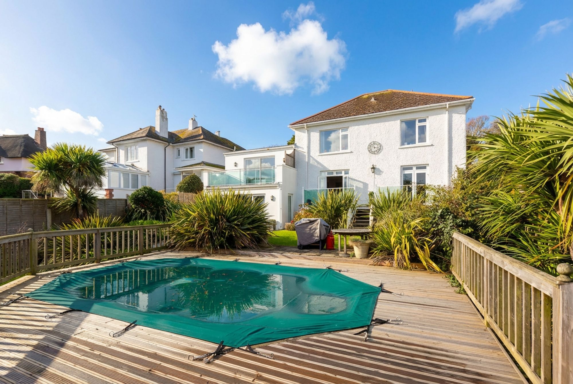 5 bedroom detached house for sale 0