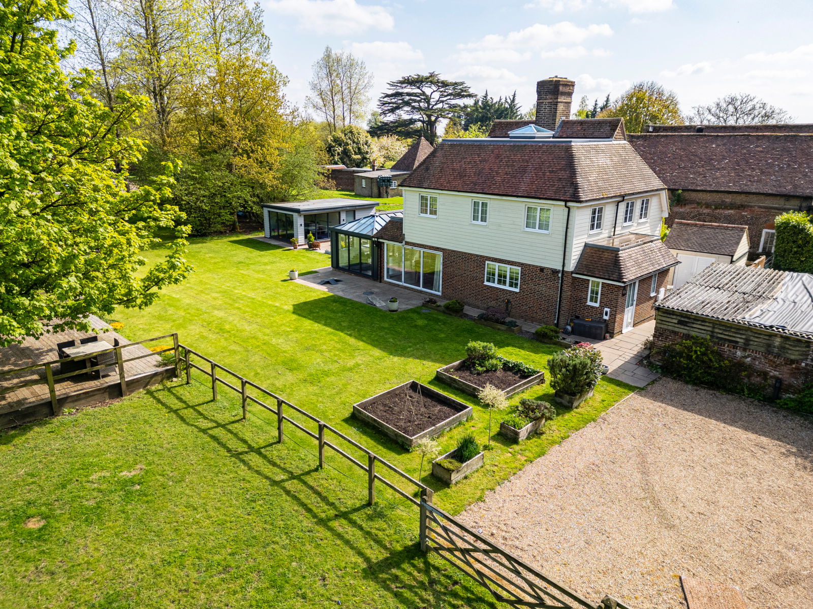 3 bedroom flat for sale