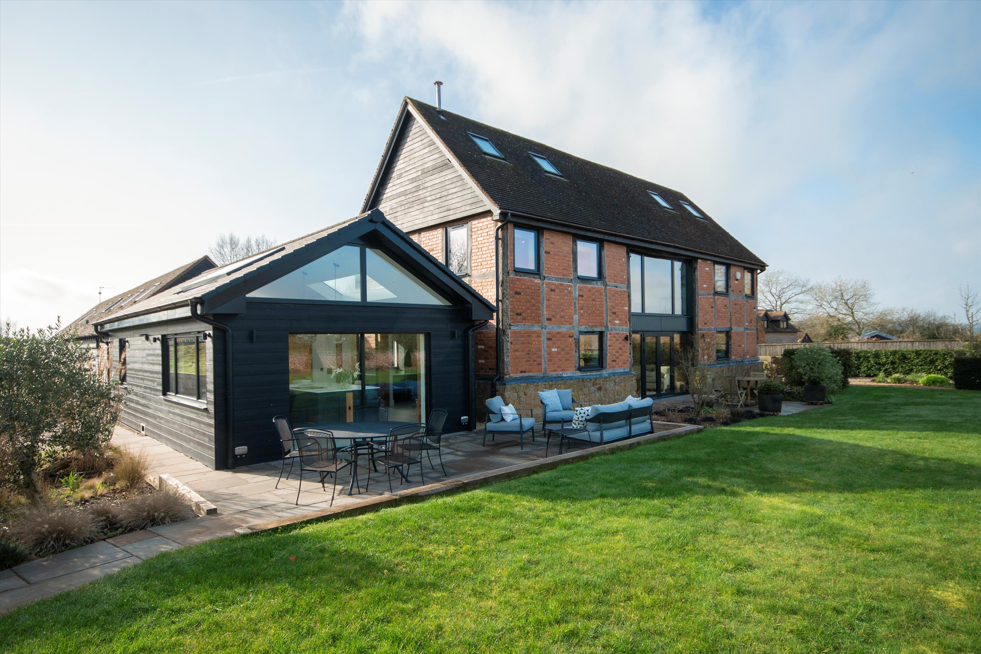 5 bedroom detached house for sale 0