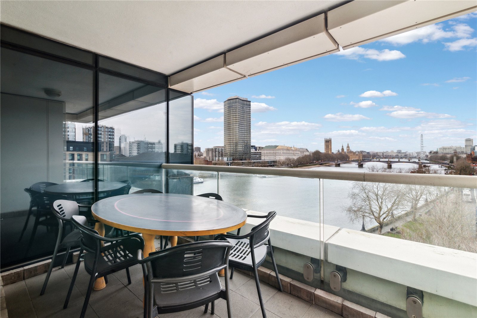 2 bedroom flat for sale 0