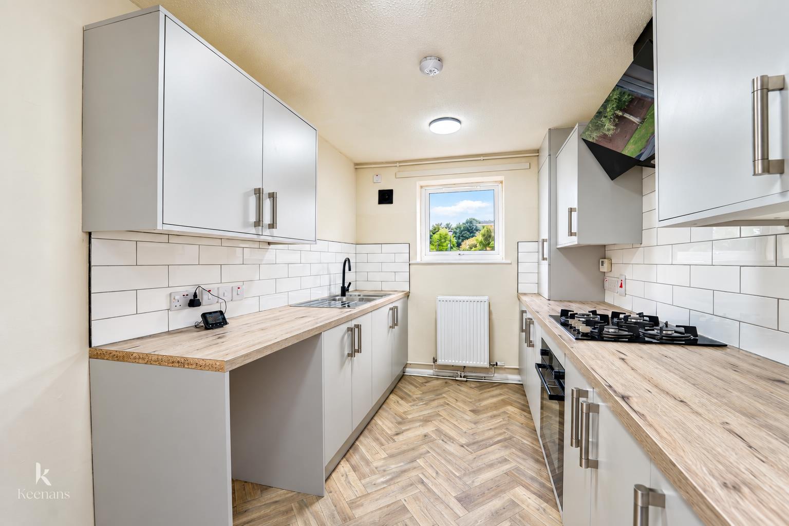 2 bed flat for sale