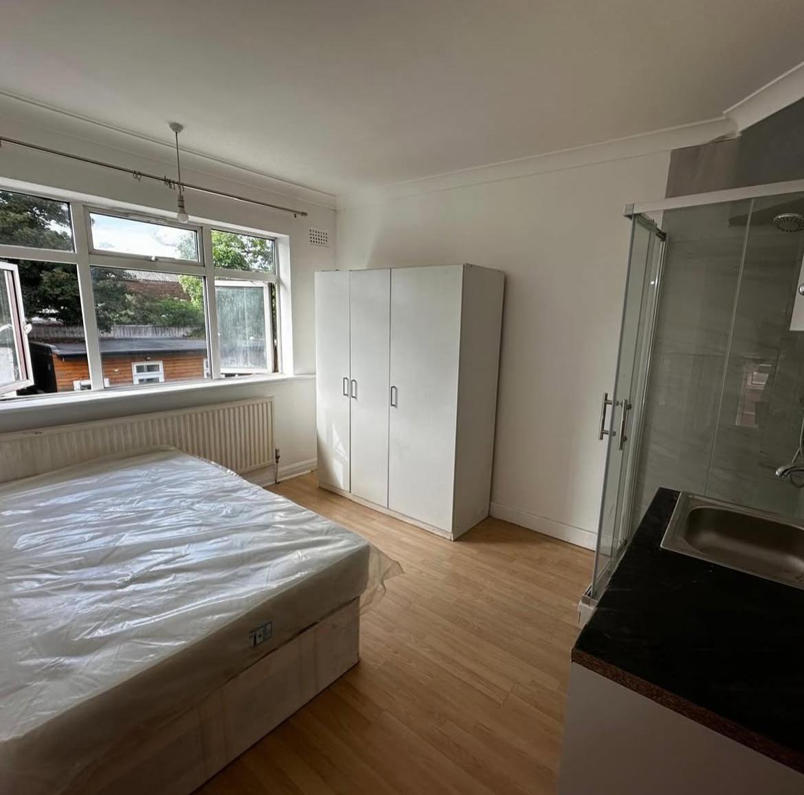 Carlyon Road, Wembley photo 4