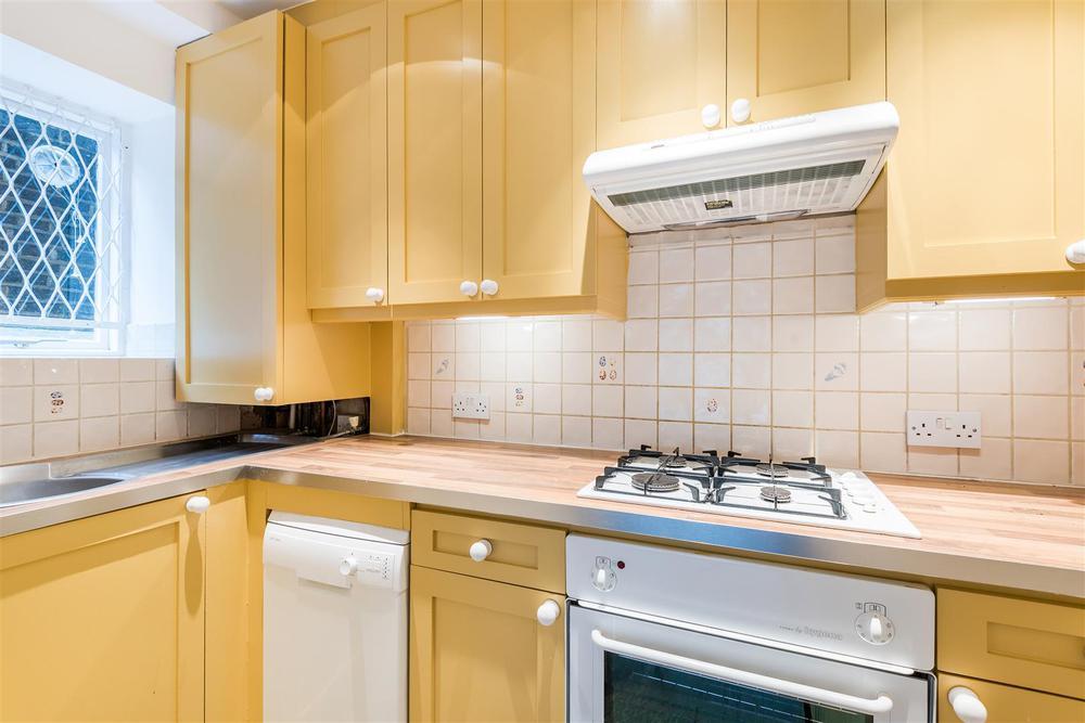 Flat 2, 71-73, Upper Berkeley Street, London photo 3