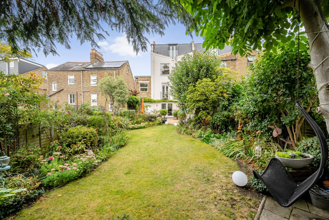 14 bedroom detached house for sale