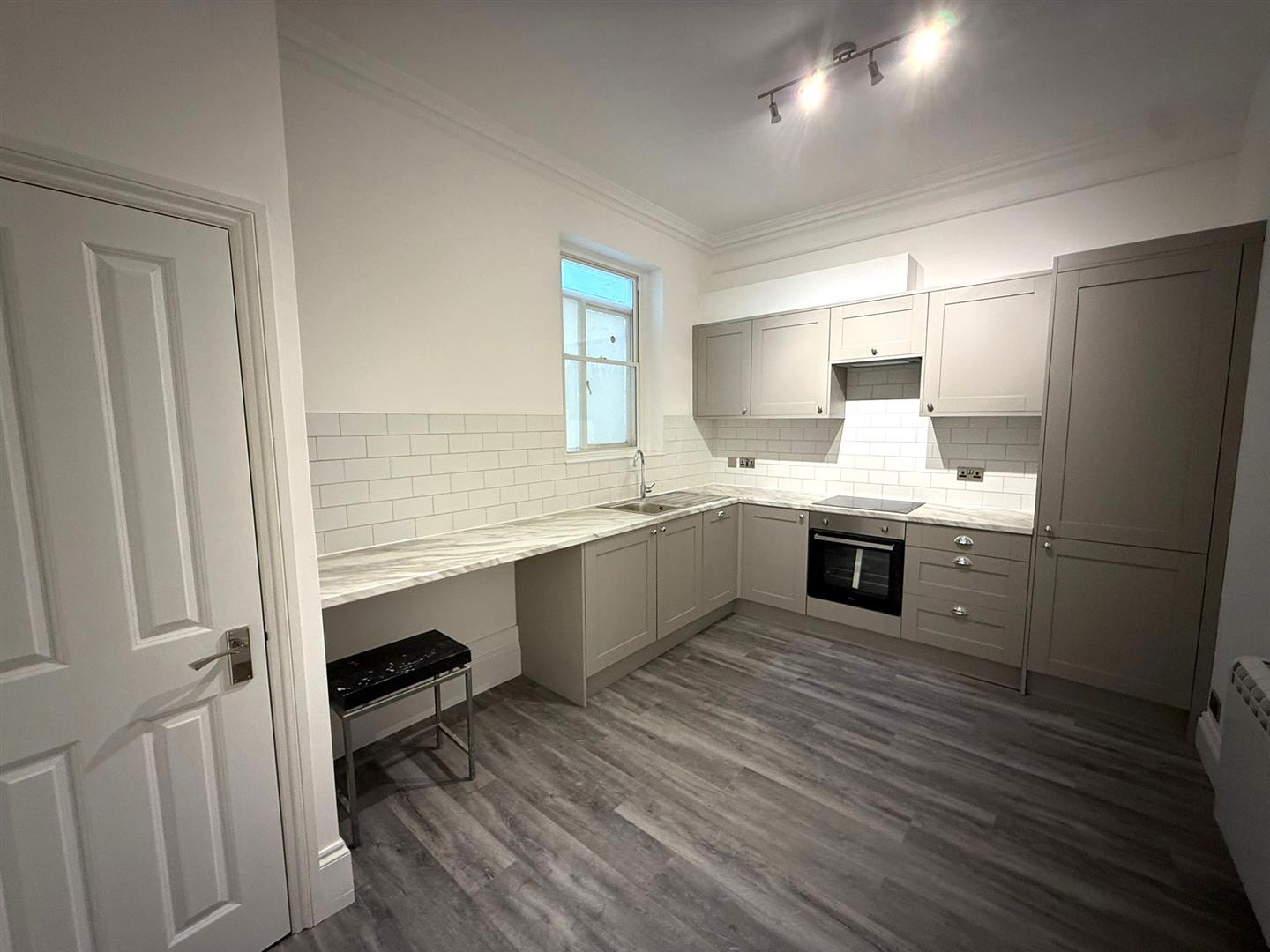 Flat 2, 22, Clarence Square, Brighton photo 5