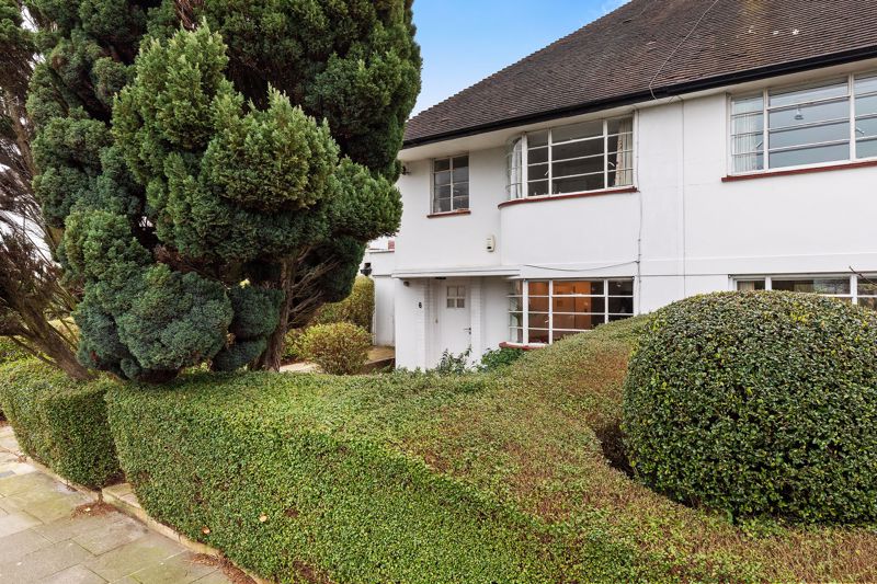 6 bedroom end terrace house for sale in London