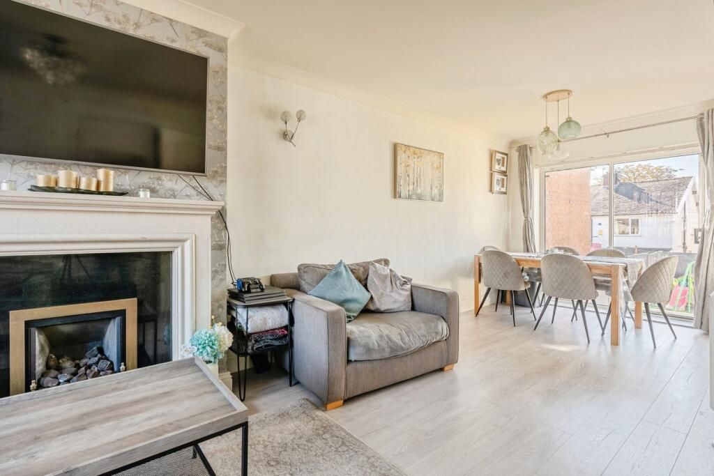 17 Pompadour Close, Brentwood photo 4