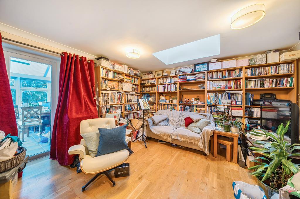 5 bedroom detached house for sale 0