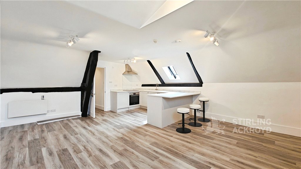 220A,, High Street, Surrey photo 5