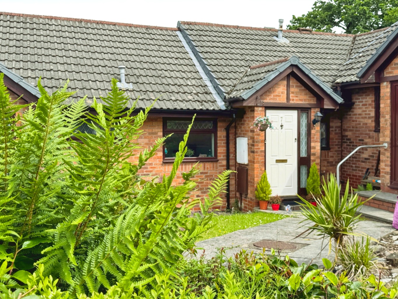 2-bed house on 7, Clos Pengelli, Swansea, £150,000