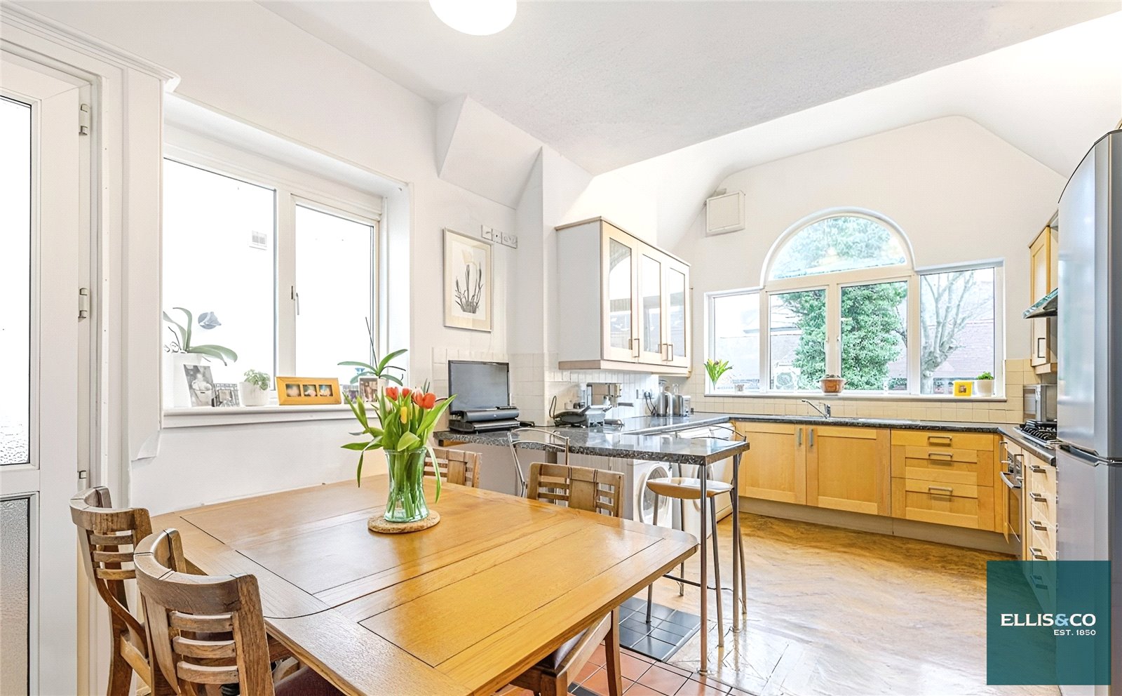 6 bedroom semi-detached house for sale 0