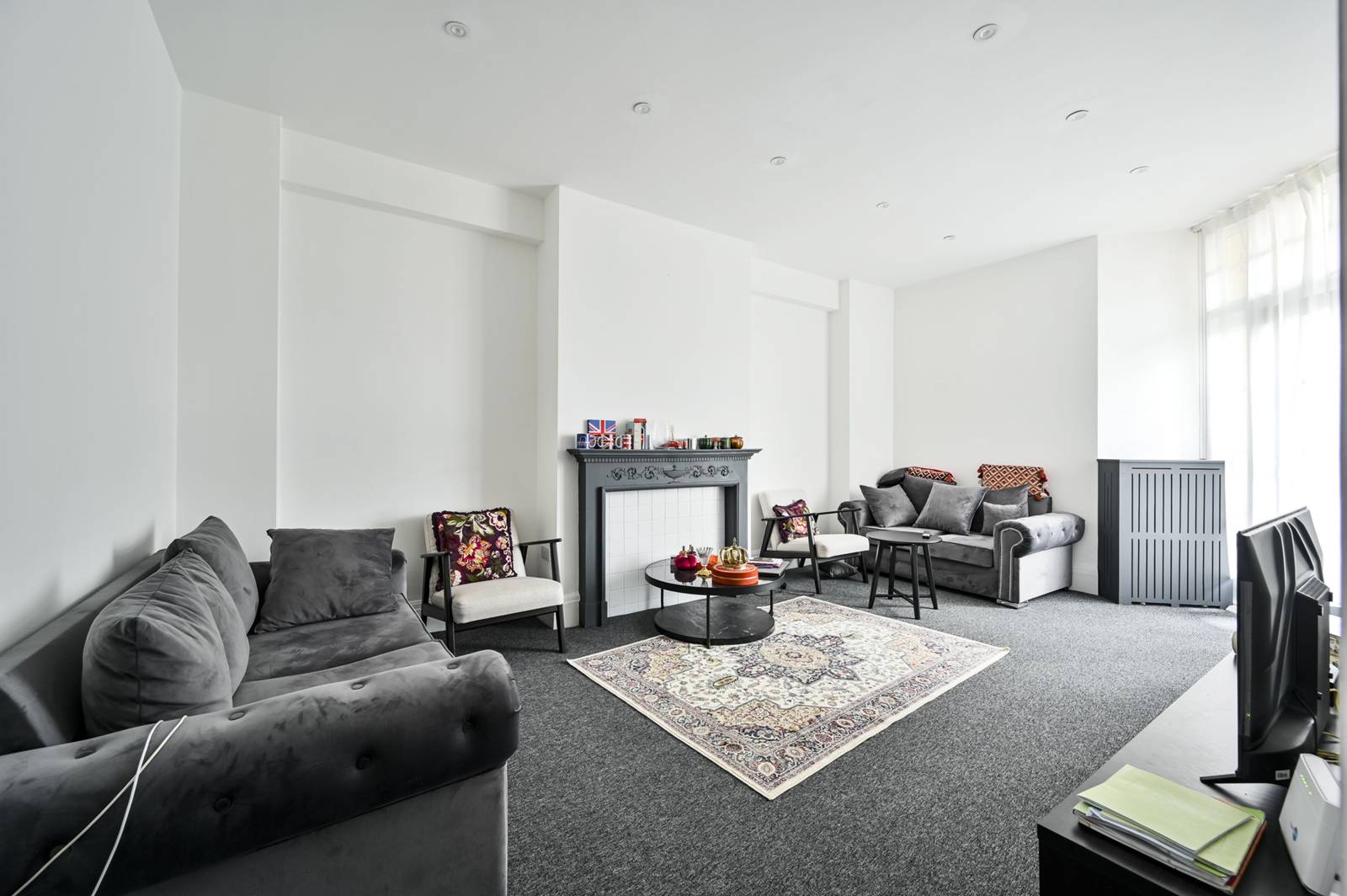 3 bedroom flat for sale 0