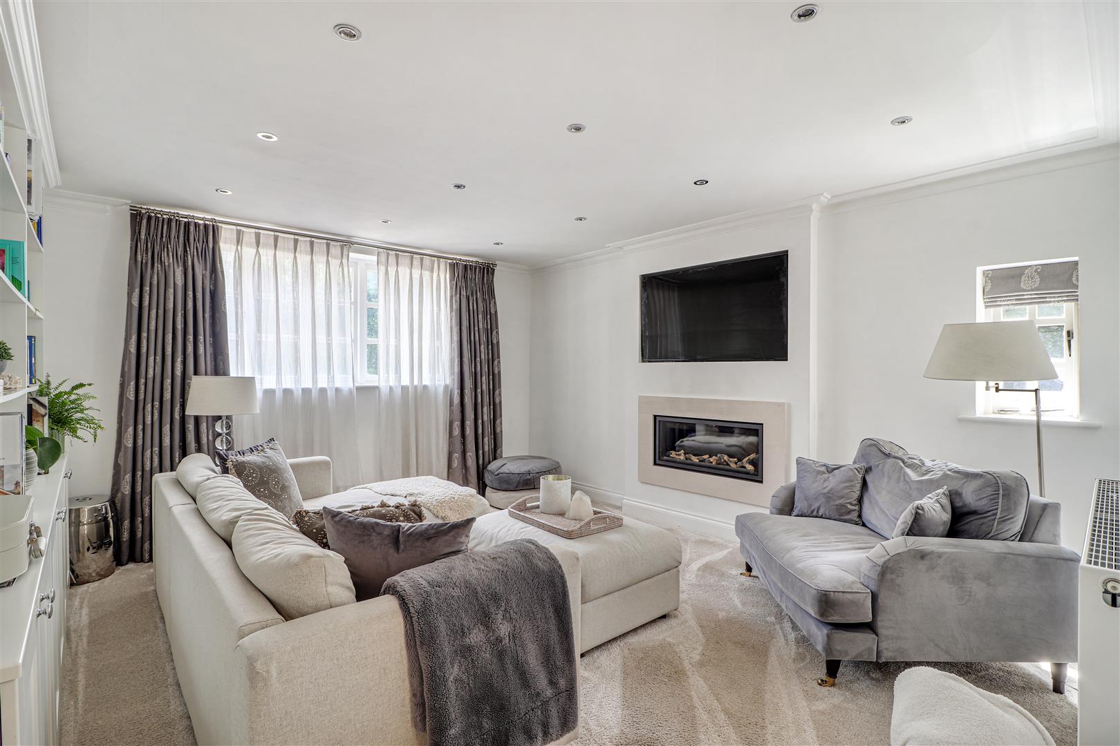 Photos of Saxon Hill, Quebec Avenue, Westerham TN16 65004380