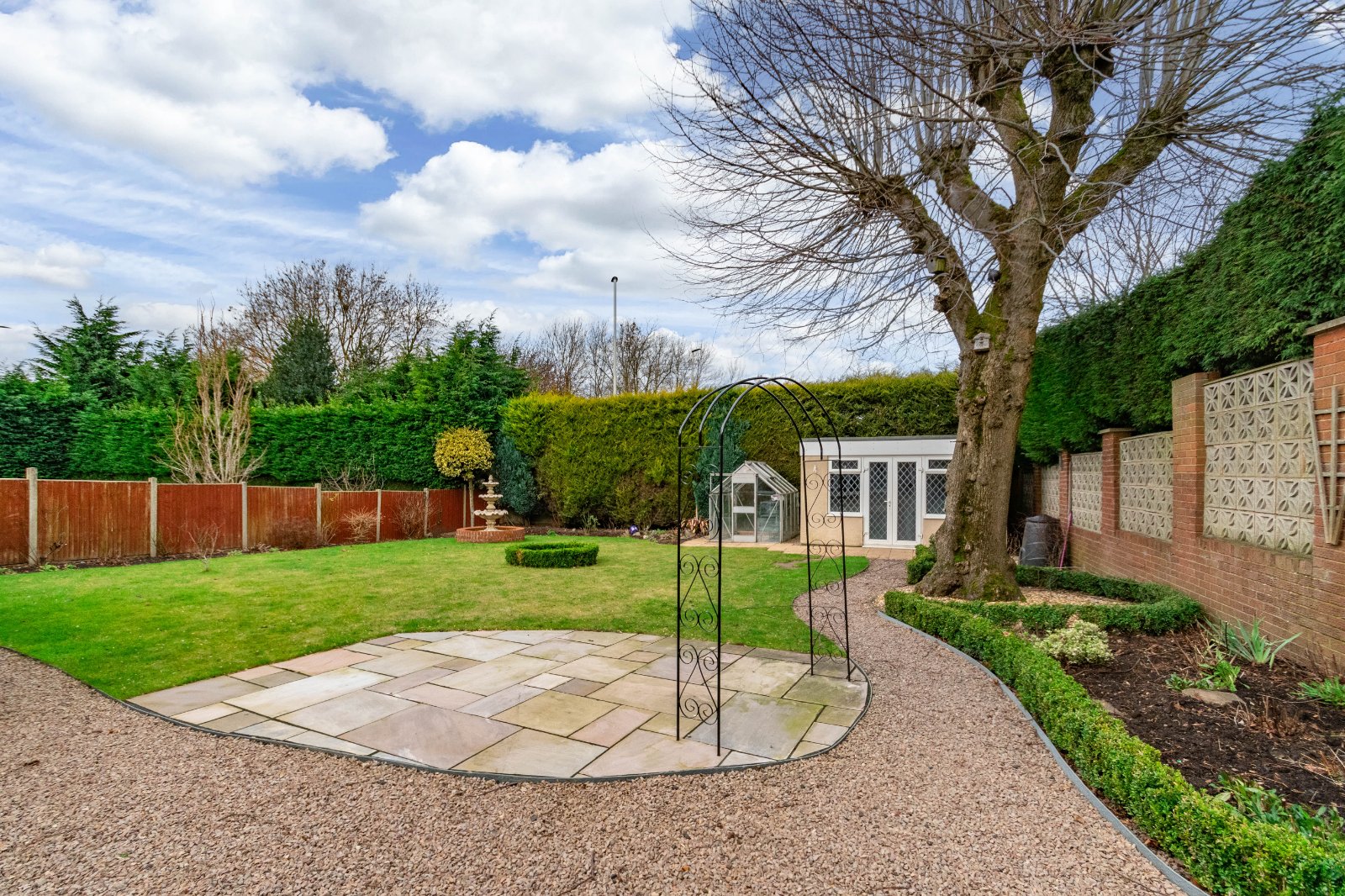 Photos of Lodge Close, Halesowen, West Midlands B62 66494003