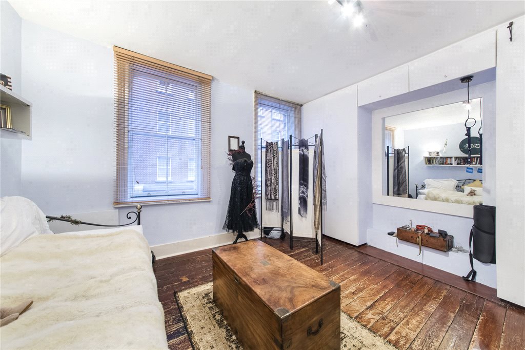 Flat A, 22, Brewer Street, London photo 2