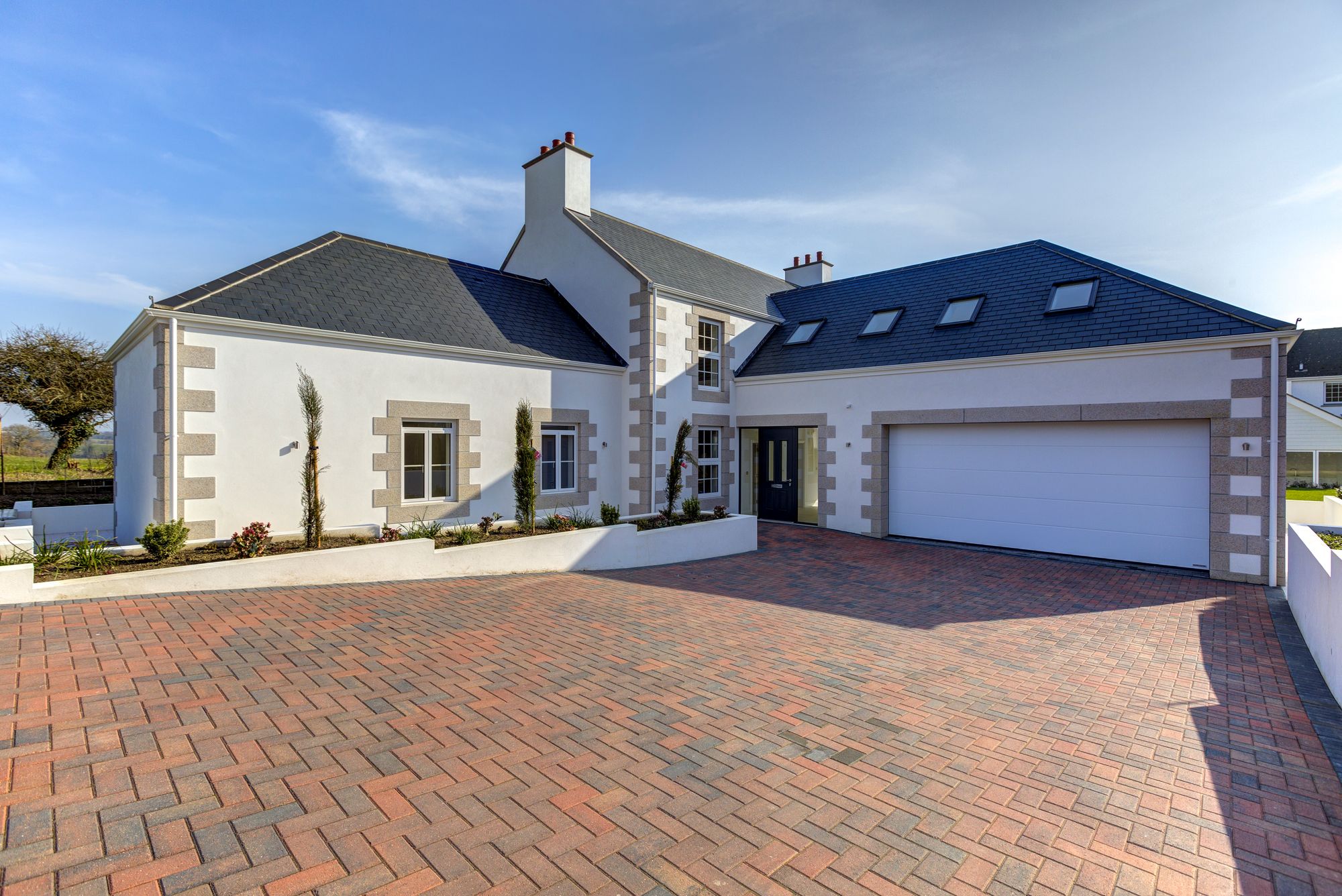 6 bedroom detached house for sale 0