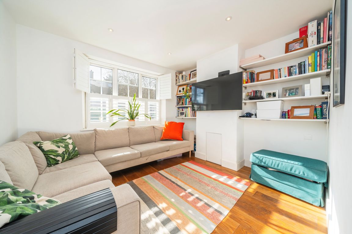 4 bedroom end terrace house for sale 0