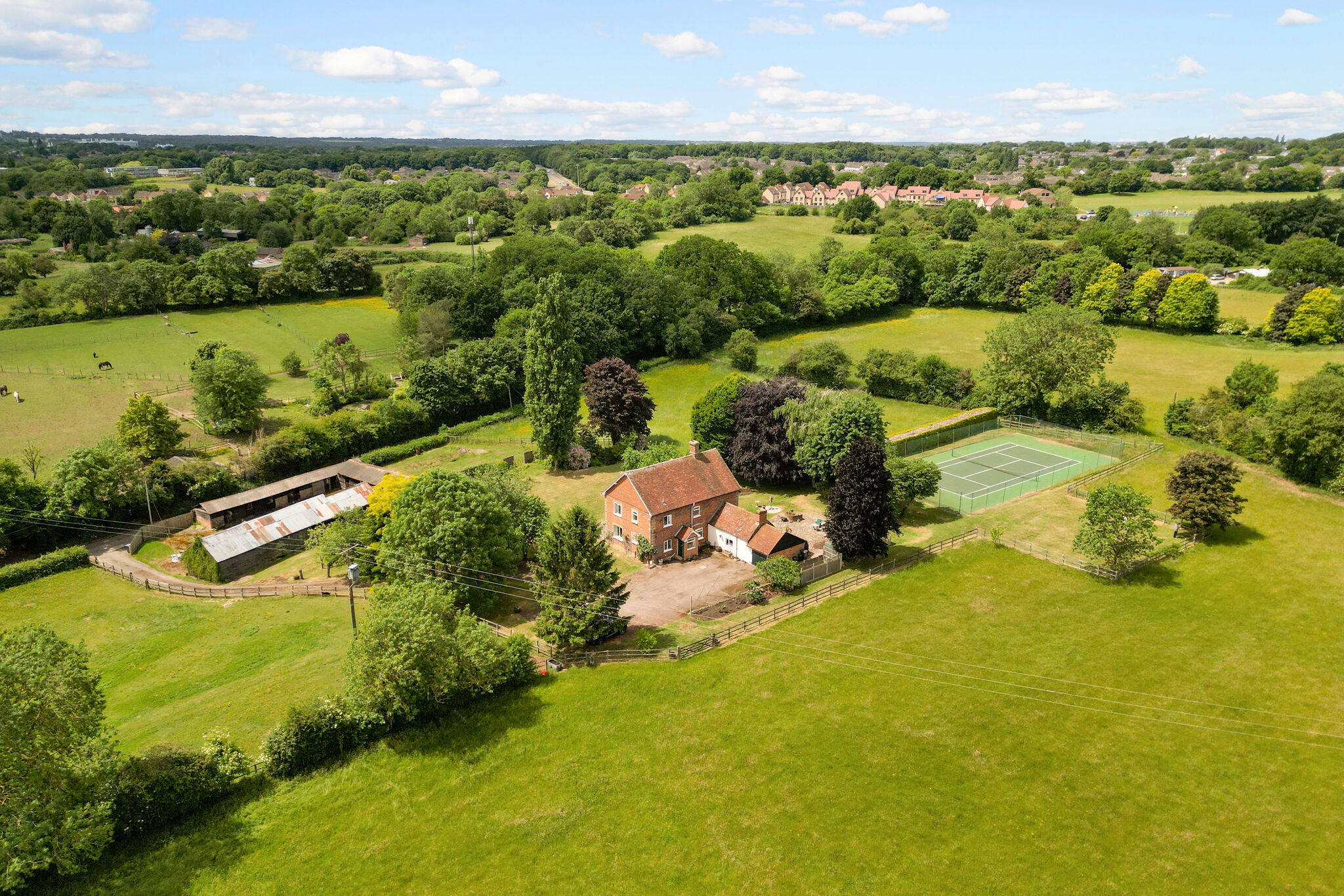 4 bedroom detached house for sale 0